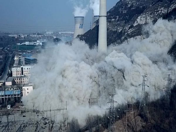 华能莱芜热电厂机组及厂房爆破拆除